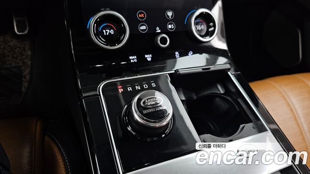 Land Rover Range Rover Velar 3.0 D300 R-Dynamic HSE 2018 — фото 9