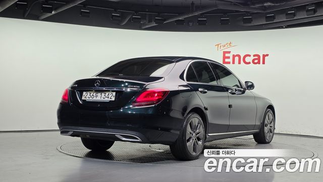 Mercedes-Benz C-Class (W205) C220 d 4MATIC Exclusive 2019 — фото 2