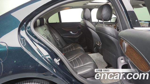 Mercedes-Benz C-Class (W205) C220 d 4MATIC Exclusive 2019 — фото 16