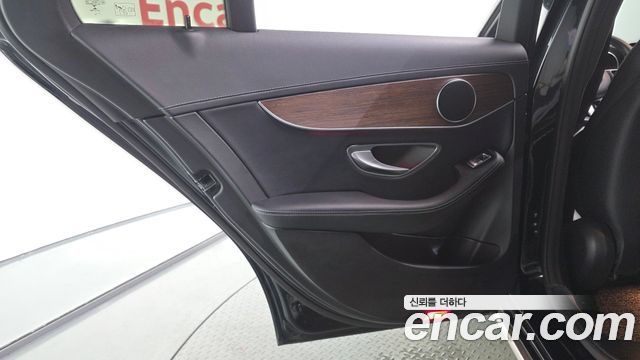 Mercedes-Benz C-Class (W205) C220 d 4MATIC Exclusive 2019 — фото 31