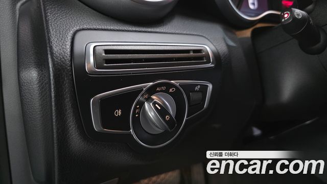 Mercedes-Benz C-Class (W205) C220 d 4MATIC Exclusive 2019 — фото 35