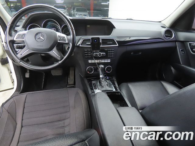Mercedes-Benz C-Class (W204) C200 CGI 2012 — фото 5
