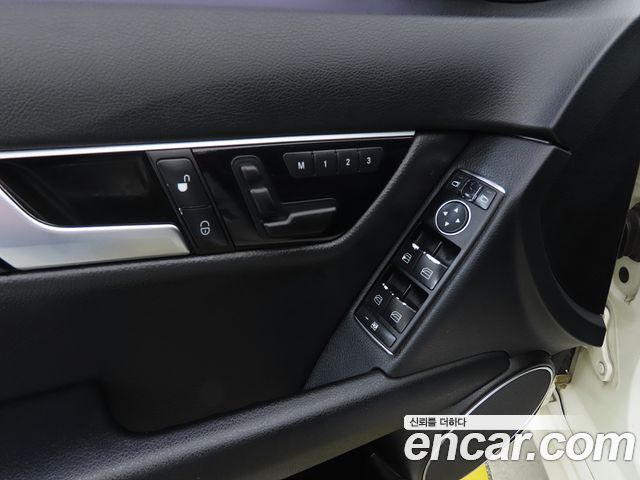 Mercedes-Benz C-Class (W204) C200 CGI 2012 — фото 8