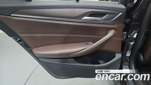 BMW 5 Series (G30) 520d xDrive M Sport Package Plus 2018 — фото 31