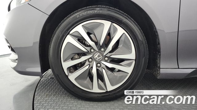 Honda Accord (X) 2.0 Hybrid Touring 2018 — фото 5