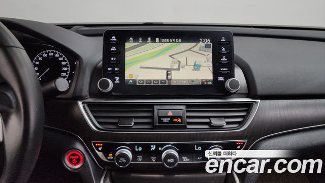 Honda Accord (X) 2.0 Hybrid Touring 2018 — фото 13