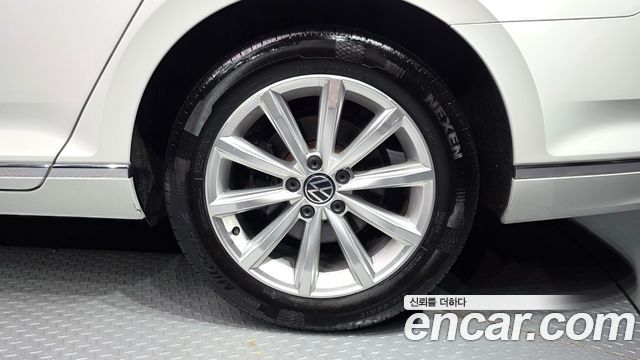 Volkswagen Passat GT (B8) 2.0 TDI Premium 2021 — фото 21