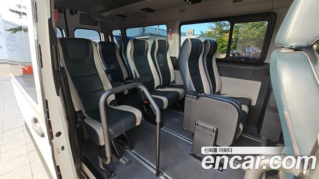 Hyundai Solati 15-seater Luxury 2020 — фото 11