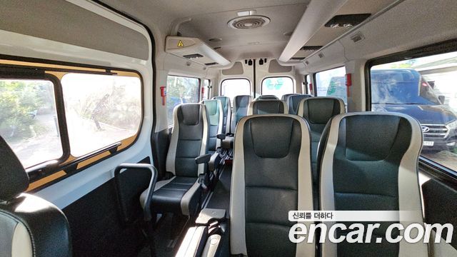 Hyundai Solati 15-seater Luxury 2020 — фото 12