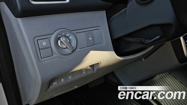 Hyundai Solati 15-seater Luxury 2020 — фото 18