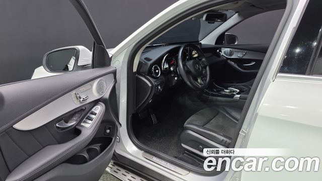 Mercedes-Benz GLC-Class (X253) GLC300 4MATIC AMG Line 2019 — фото 10