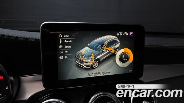 Mercedes-Benz GLC-Class (X253) GLC300 4MATIC AMG Line 2019 — фото 16