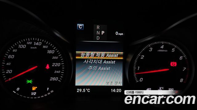 Mercedes-Benz GLC-Class (X253) GLC300 4MATIC AMG Line 2019 — фото 17