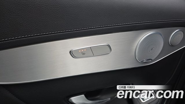 Mercedes-Benz GLC-Class (X253) GLC300 4MATIC AMG Line 2019 — фото 19
