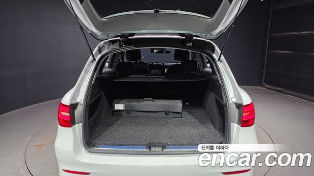 Mercedes-Benz GLC-Class (X253) GLC300 4MATIC AMG Line 2019 — фото 20