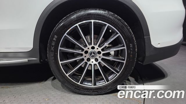 Mercedes-Benz GLC-Class (X253) GLC300 4MATIC AMG Line 2019 — фото 21