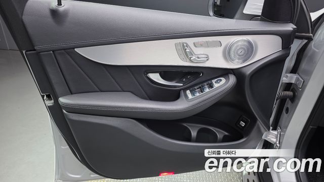Mercedes-Benz GLC-Class (X253) GLC300 4MATIC AMG Line 2019 — фото 24