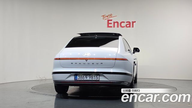 Hyundai Grandeur (GN7) 2,5 Gasoline 2WD Exclusive 2023 — фото 4