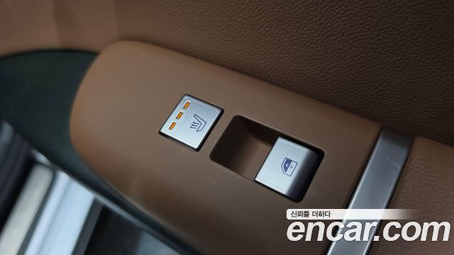 Hyundai Grandeur (GN7) 2,5 Gasoline 2WD Exclusive 2023 — фото 15