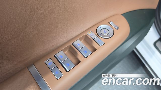 Hyundai Grandeur (GN7) 2,5 Gasoline 2WD Exclusive 2023 — фото 40