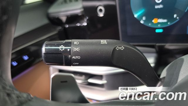 Hyundai Grandeur (GN7) 2,5 Gasoline 2WD Exclusive 2023 — фото 41