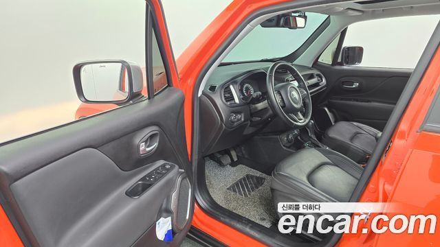 Jeep Renegade 2.0 Diesel Limited AWD 2018 — фото 10