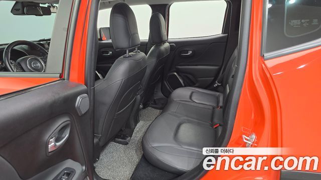 Jeep Renegade 2.0 Diesel Limited AWD 2018 — фото 11