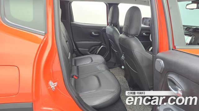 Jeep Renegade 2.0 Diesel Limited AWD 2018 — фото 12