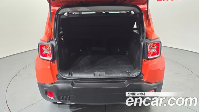 Jeep Renegade 2.0 Diesel Limited AWD 2018 — фото 18