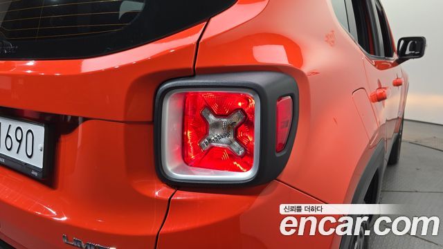 Jeep Renegade 2.0 Diesel Limited AWD 2018 — фото 23