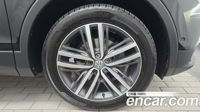 Volkswagen Tiguan Allspace 2.0 TDI Prestige 2020 — фото 21