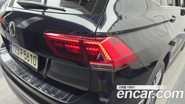 Volkswagen Tiguan Allspace 2.0 TDI Prestige 2020 — фото 23