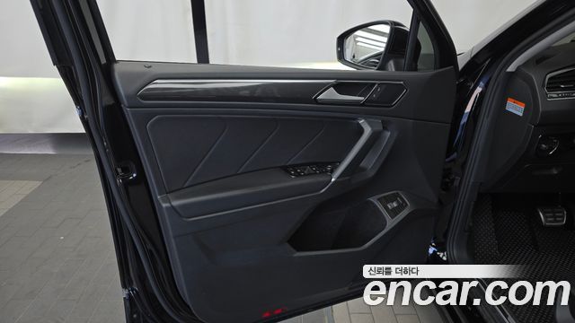 Volkswagen Tiguan Allspace 2.0 TDI Prestige 2020 — фото 24