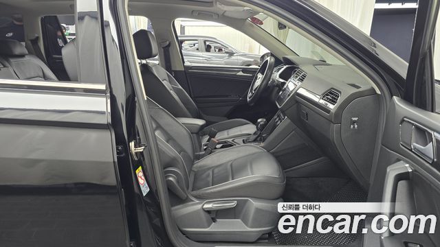 Volkswagen Tiguan Allspace 2.0 TDI Prestige 2020 — фото 26