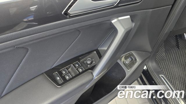Volkswagen Tiguan Allspace 2.0 TDI Prestige 2020 — фото 29