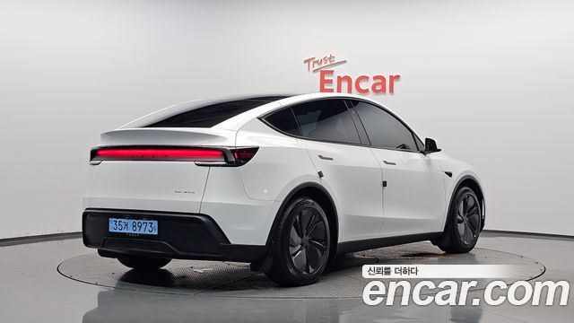 Tesla Model Y Long Range AWD 2025 — фото 2