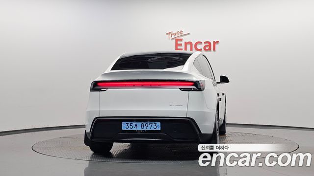 Tesla Model Y Long Range AWD 2025 — фото 4