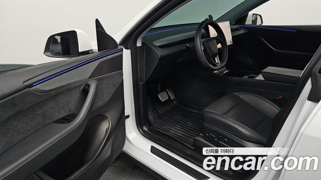 Tesla Model Y Long Range AWD 2025 — фото 11