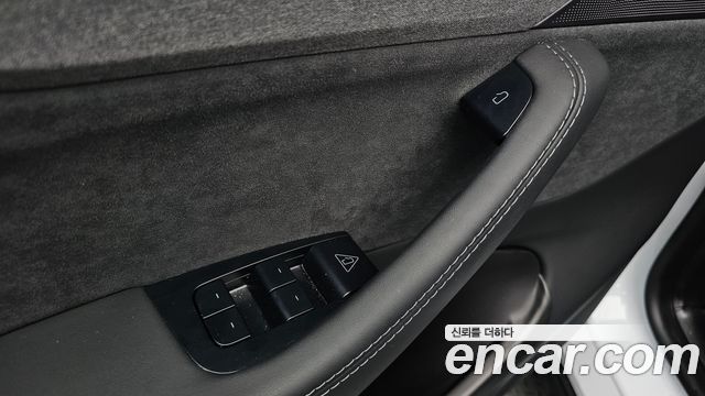 Tesla Model Y Long Range AWD 2025 — фото 28