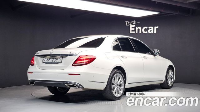 Mercedes-Benz E-Class (W213) E300 4MATIC Exclusive 2019 — фото 2