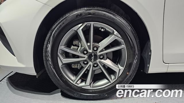 Kia K3 (II) 1.6 Prestige 2022 — фото 5