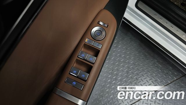 Hyundai Grandeur (GN7) 3.5 LPG 2WD Premium 2023 — фото 16