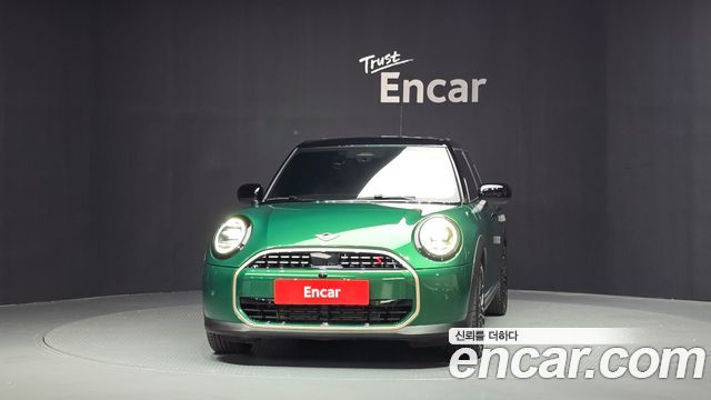 MINI Cooper S (IV) 5 Door Favoured 2025 — фото 3