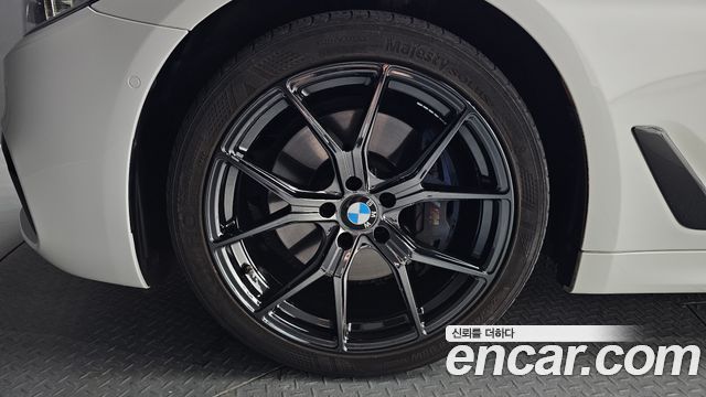 BMW 5 Series (G30) 530i xDrive M Sport Package Plus 2017 — фото 5