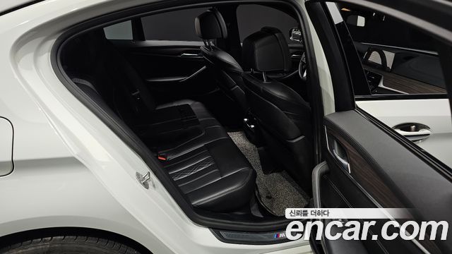 BMW 5 Series (G30) 530i xDrive M Sport Package Plus 2017 — фото 11