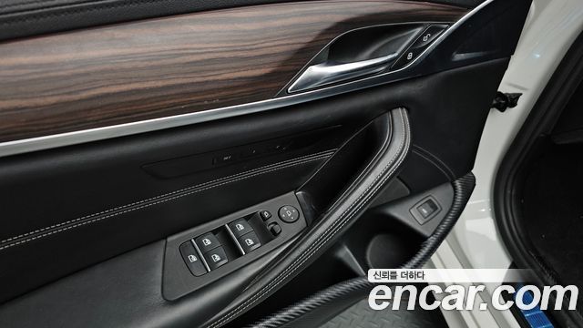 BMW 5 Series (G30) 530i xDrive M Sport Package Plus 2017 — фото 33