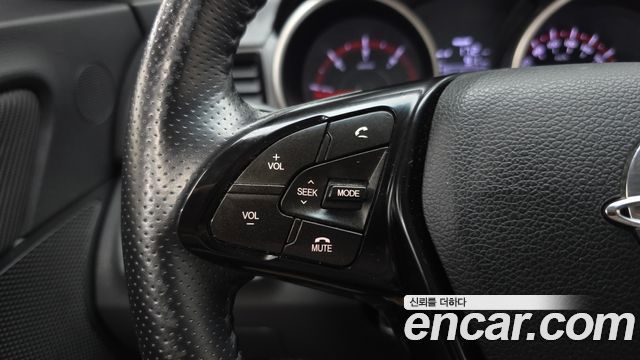 KG Mobility (SsangYong) Tivoli Air Diesel IX 4WD 2019 — фото 17