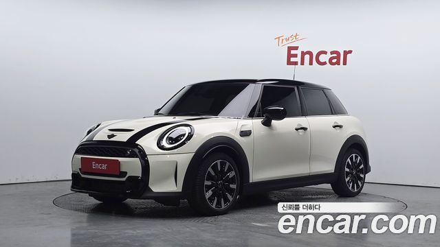 MINI Cooper S 5Door Classic Launch Pack Third Generation