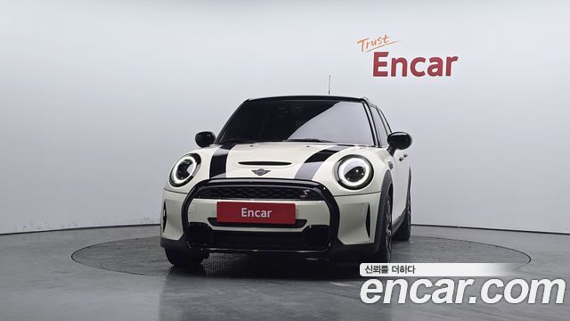 MINI Cooper S 5Door Classic Launch Pack Third Generation 2022 — фото 3