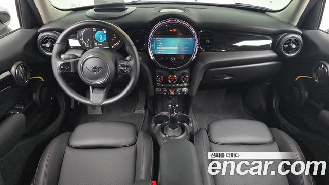 MINI Cooper S 5Door Classic Launch Pack Third Generation 2022 — фото 7